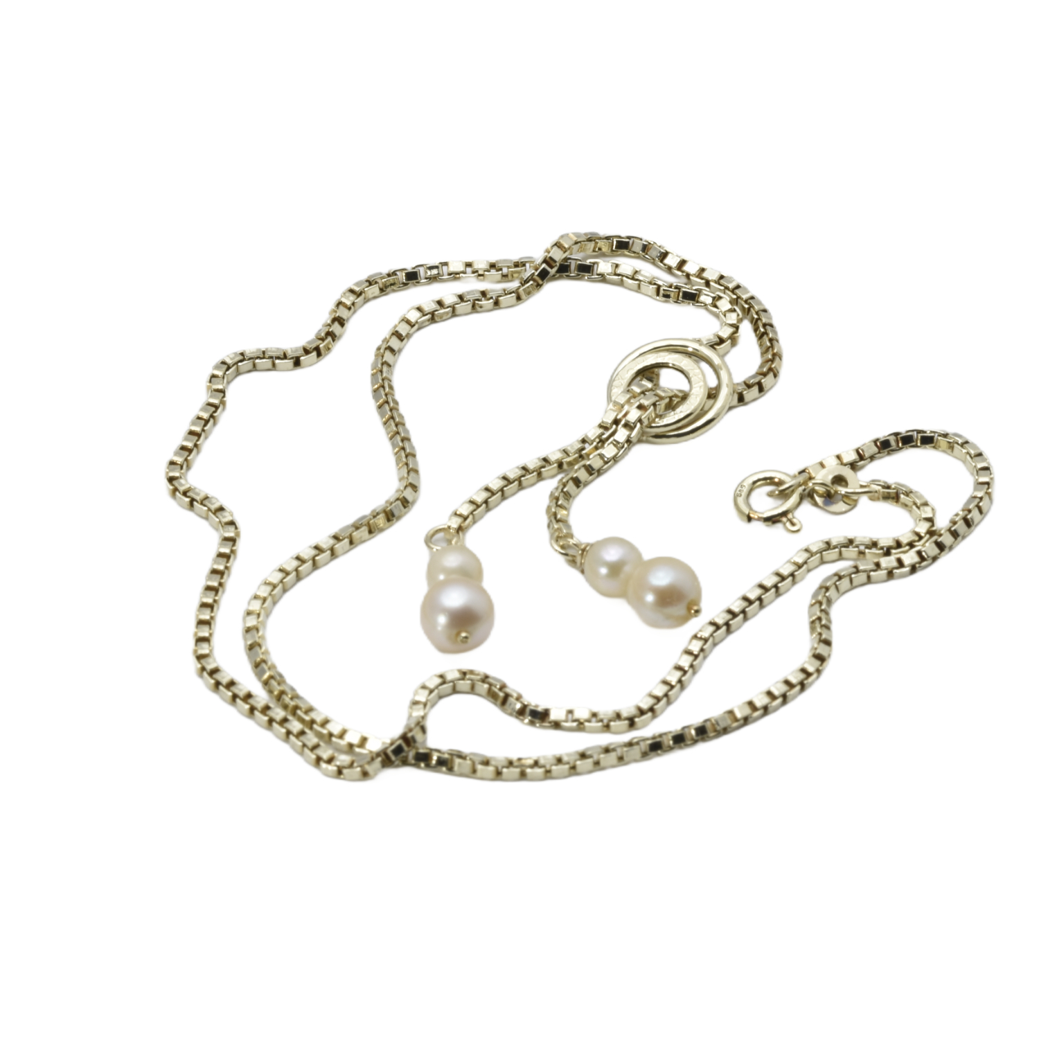 Collier mit Perlen