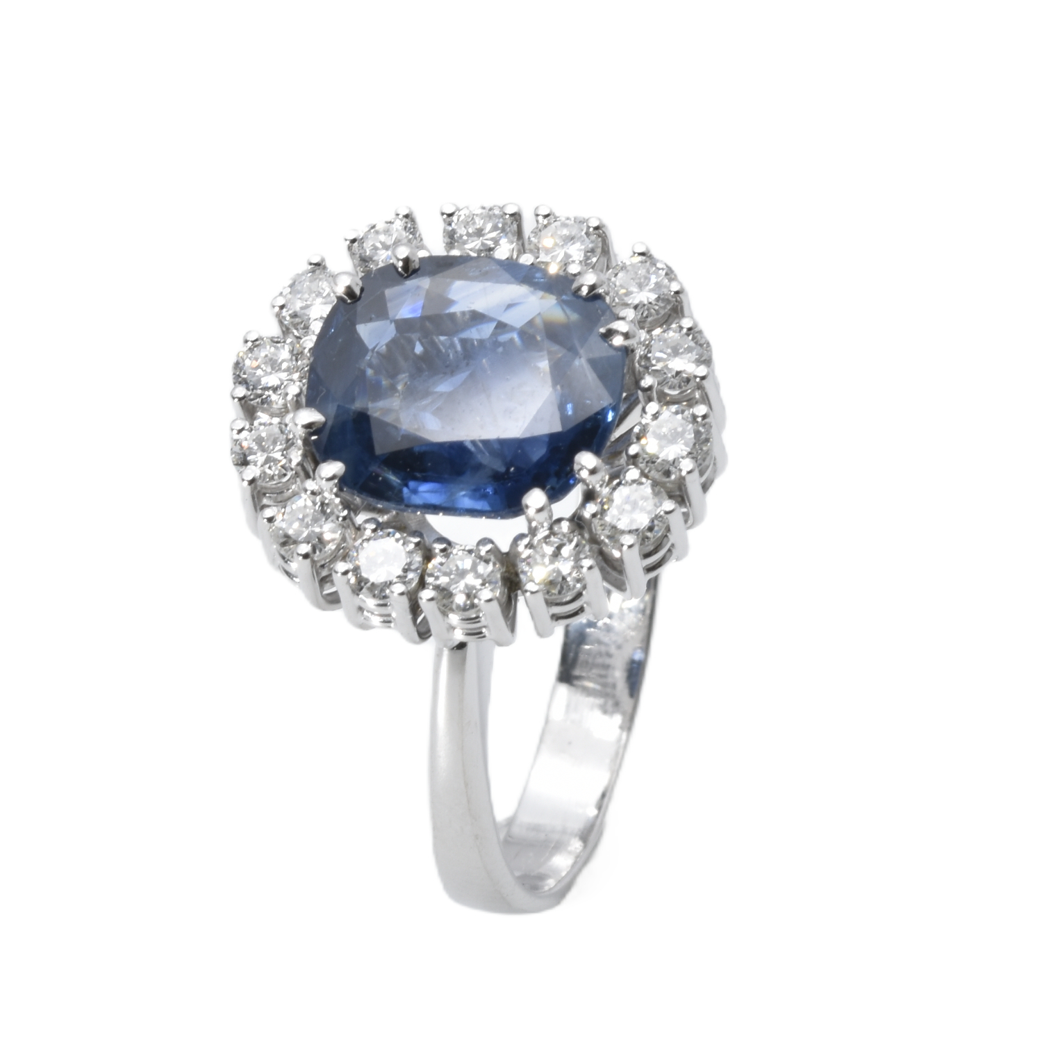 Ring mit Brillanten und Saphir