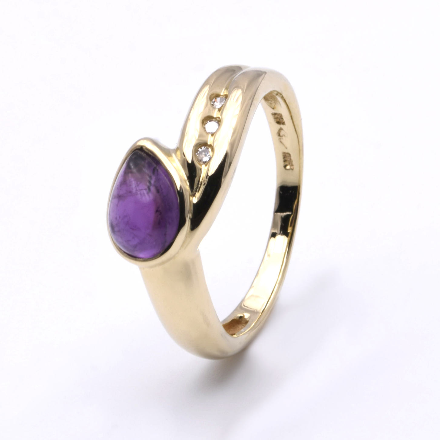 Ring mit Amethyst und Brillanten