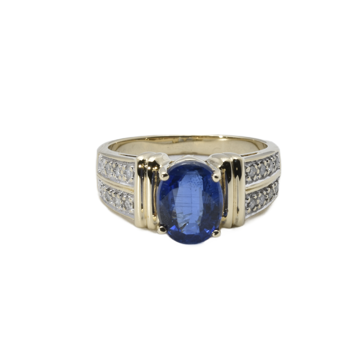 Ring mit Brillanten und Spinell