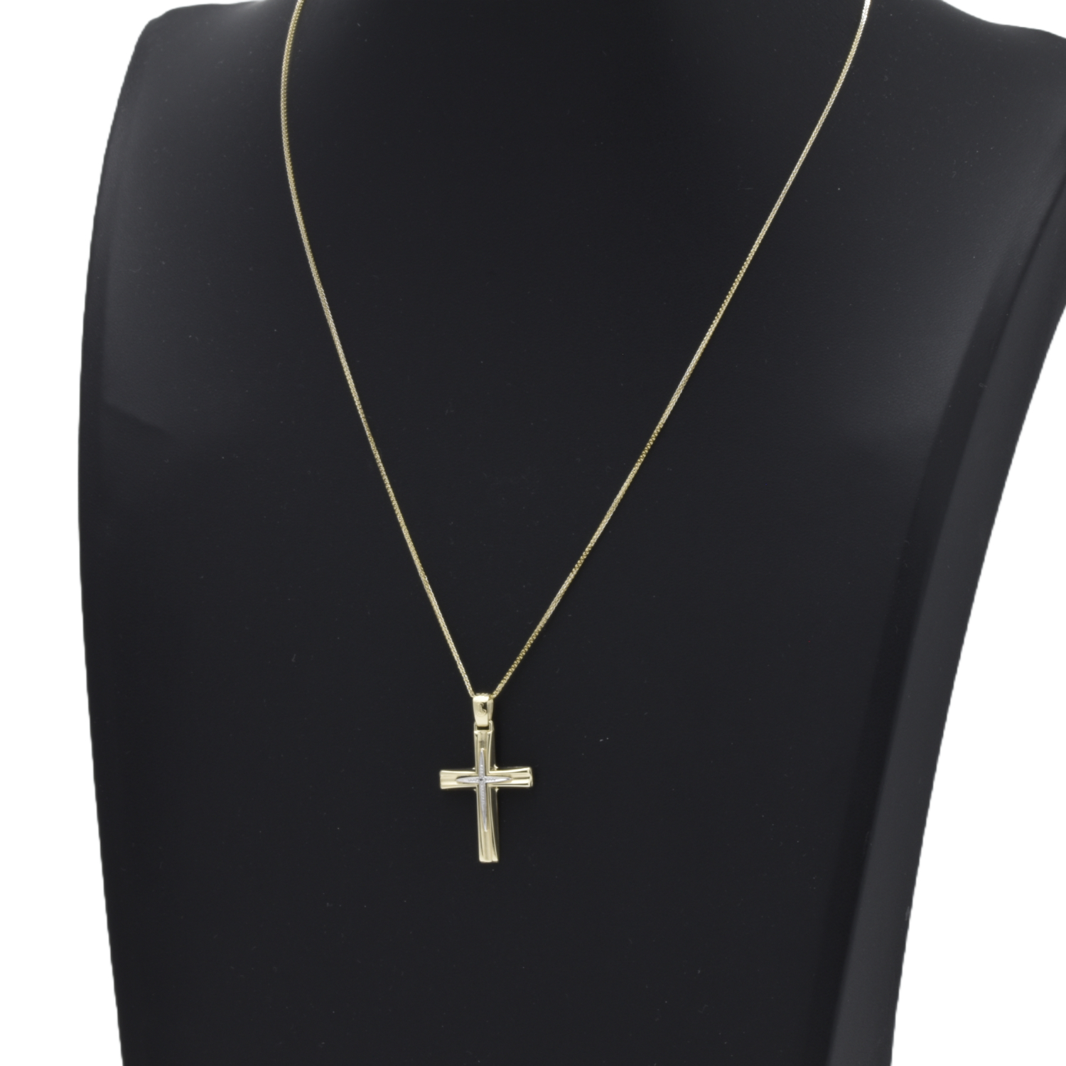 Kette mit Kreuzanhänger