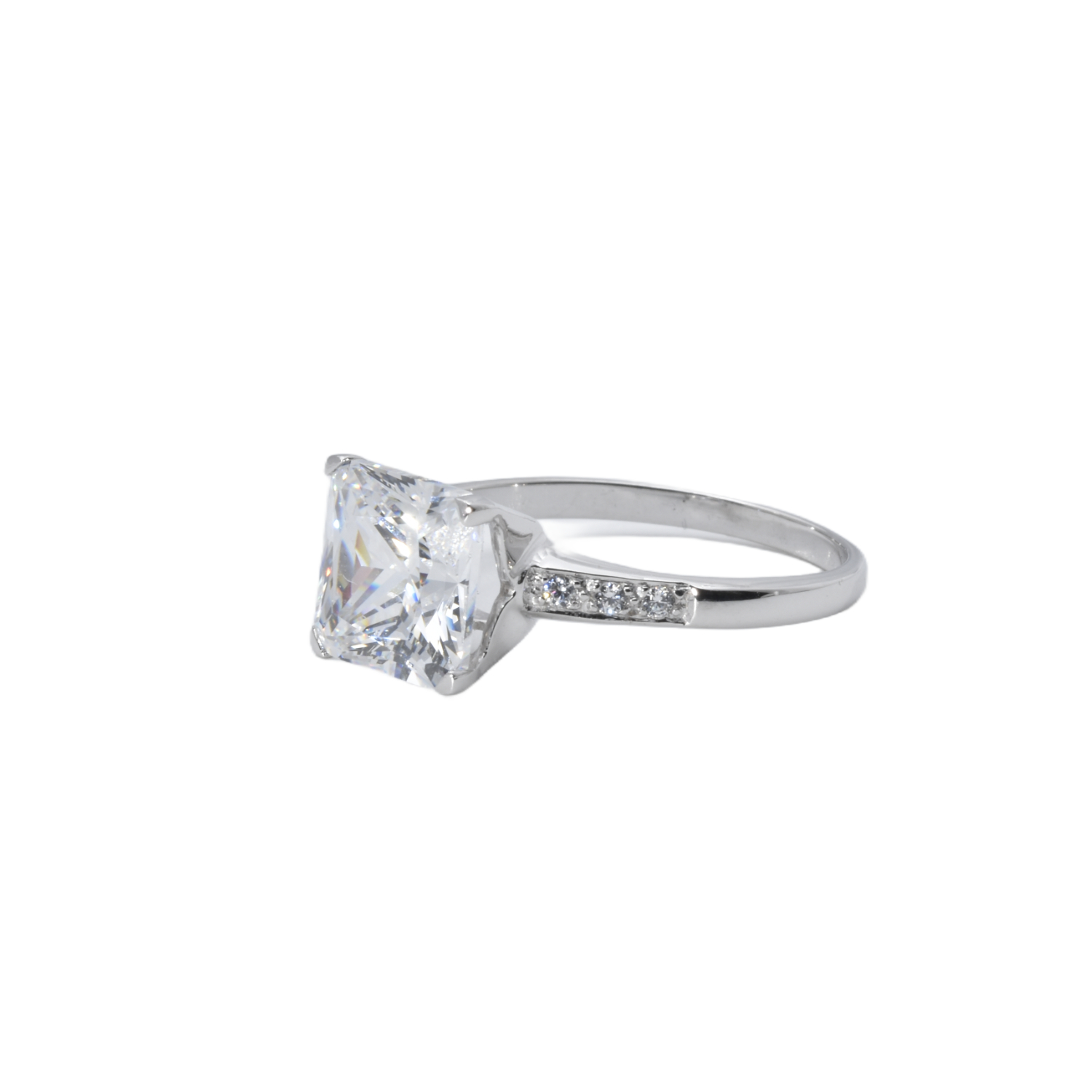 Ring mit Zirkonia