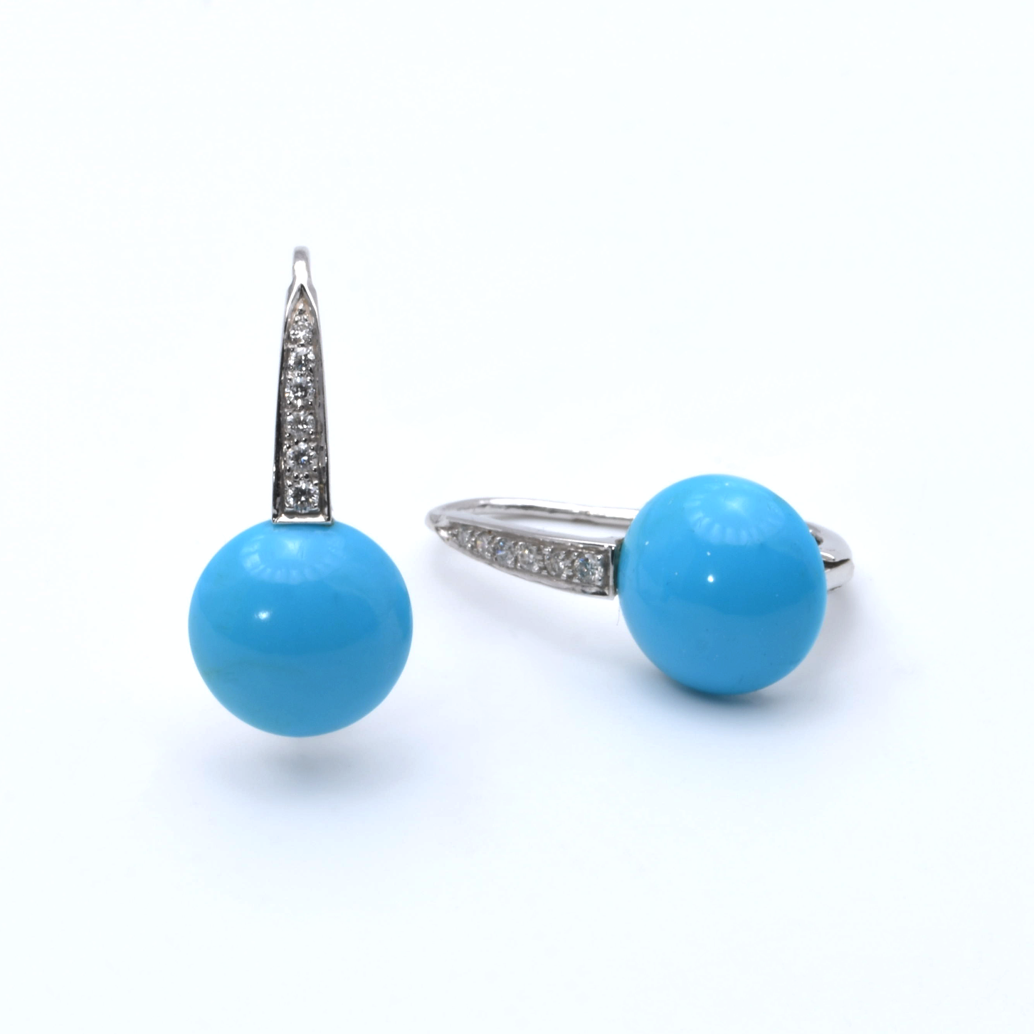 Ohrhänger mit Brillanten und Türkisen