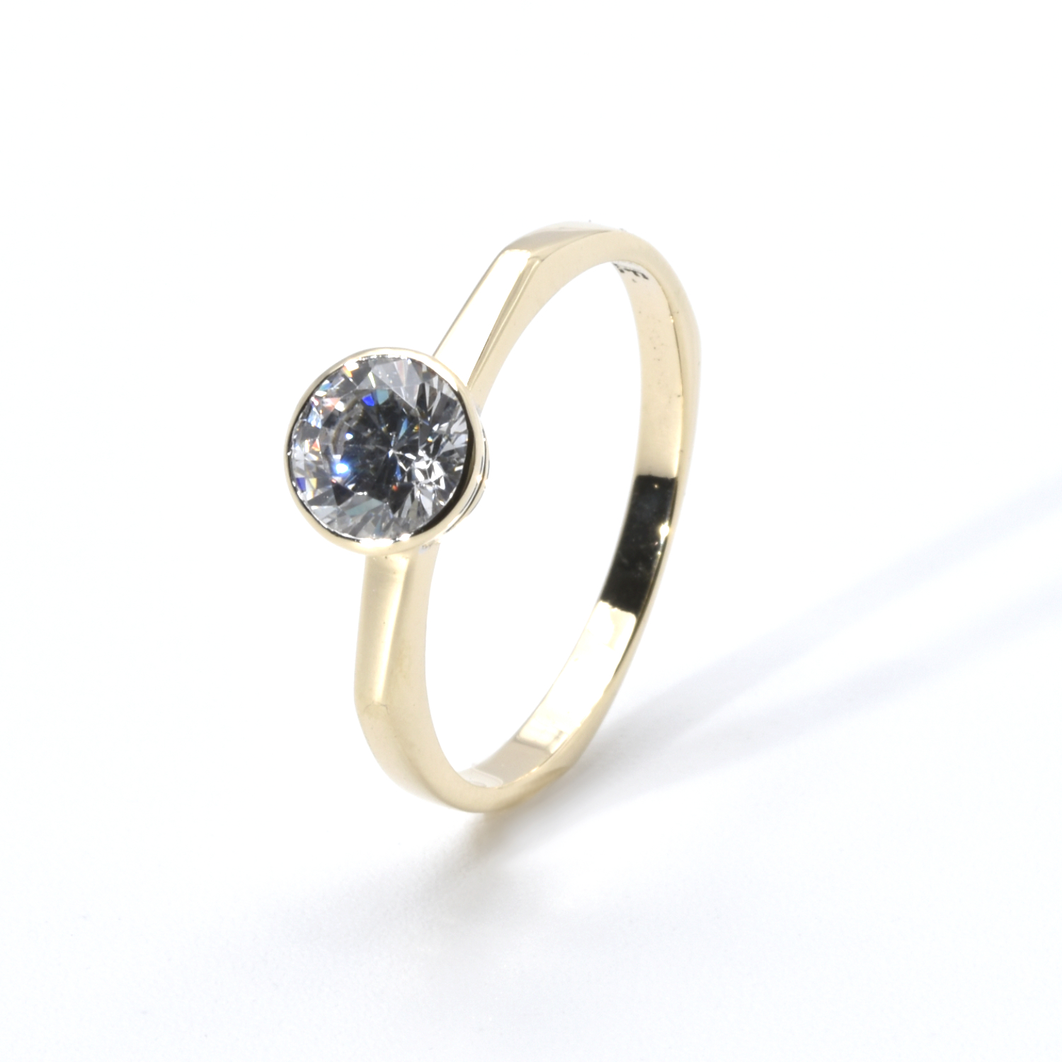Ring mit Zirkonia