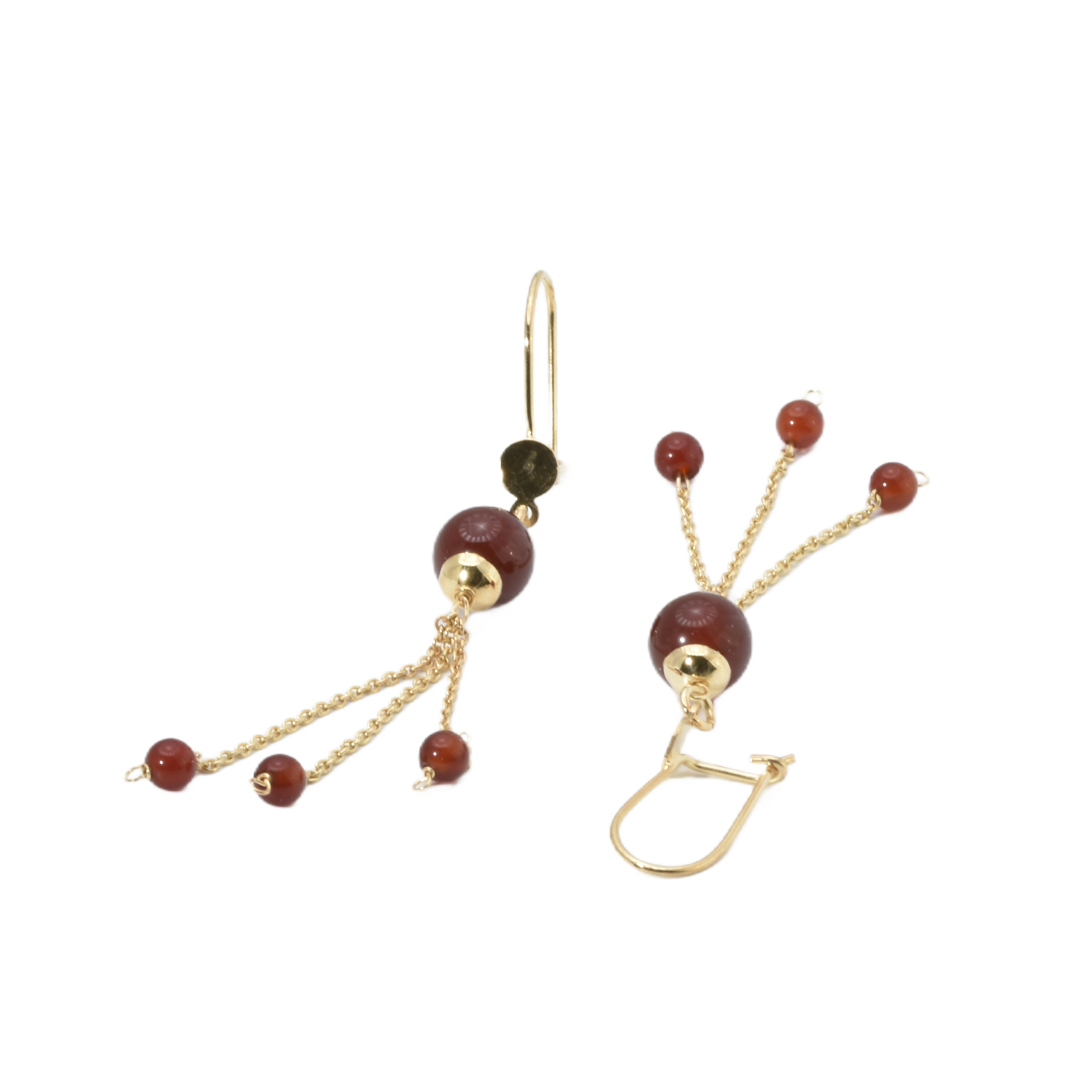 Ohrhänger mit roten Kugeln