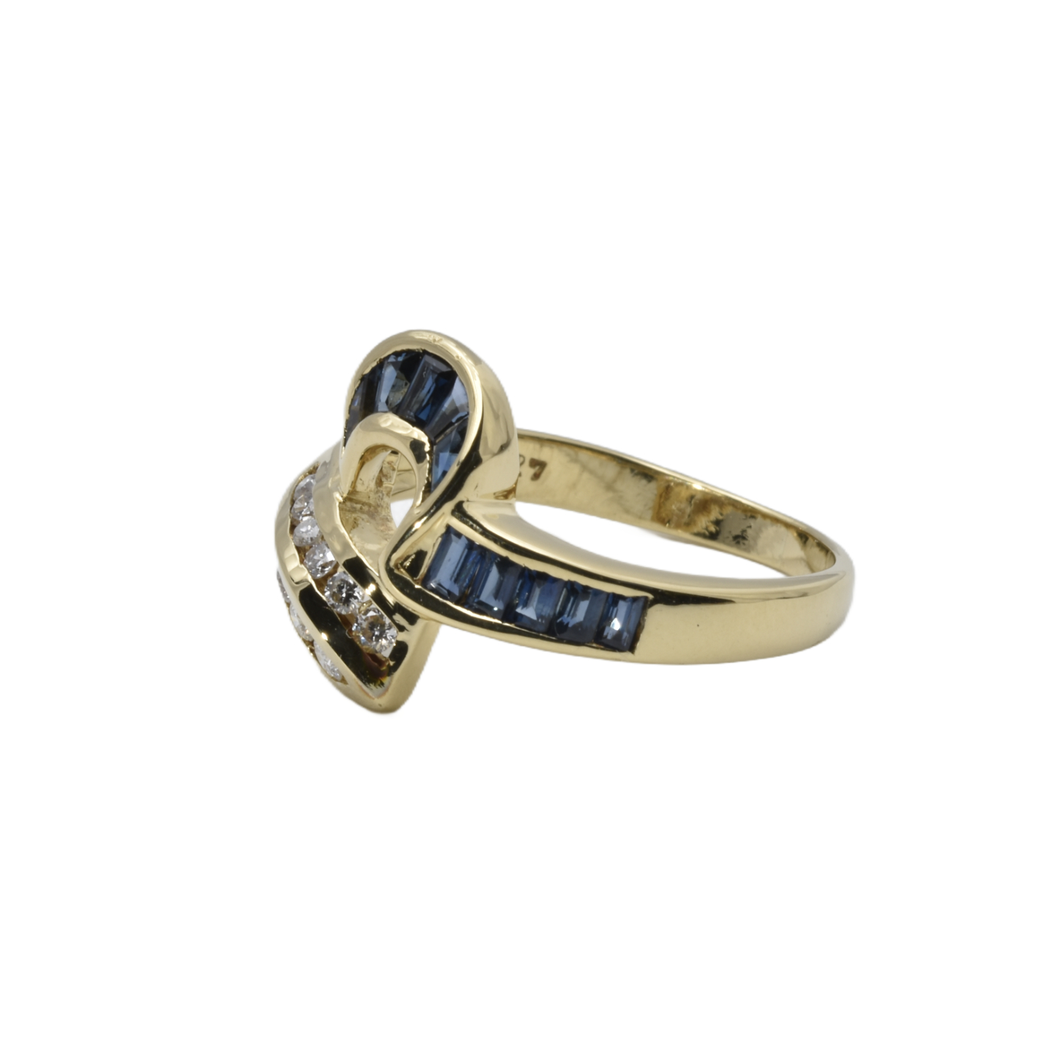 Ring mit Brillanten und Saphire