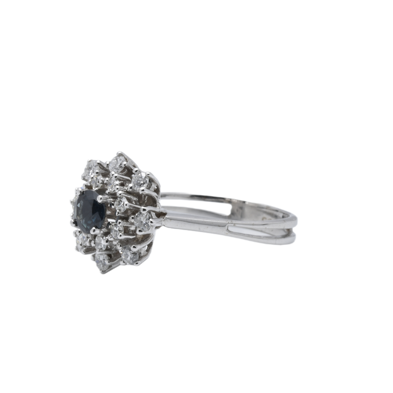 Ring mit Brillanten und Saphir