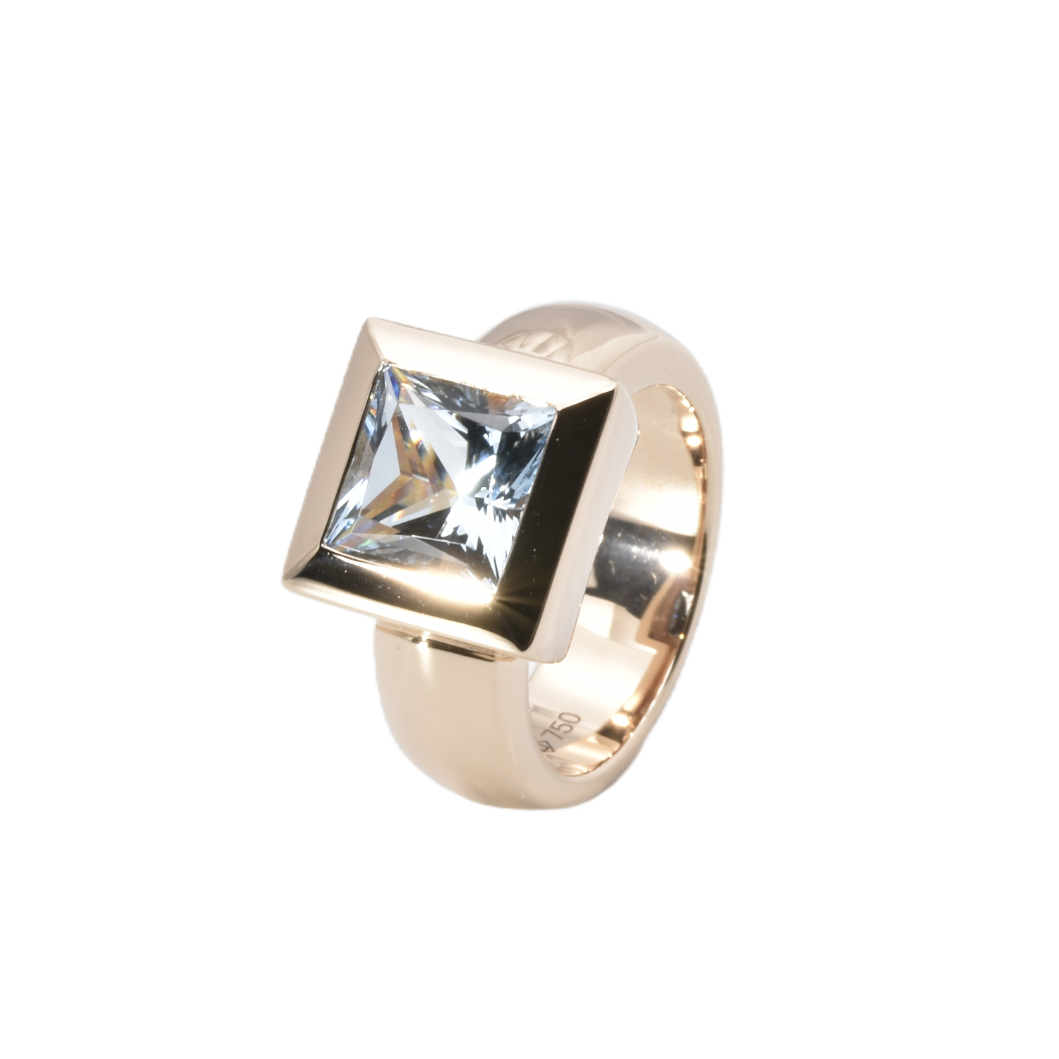 Ring mit Aquamarin