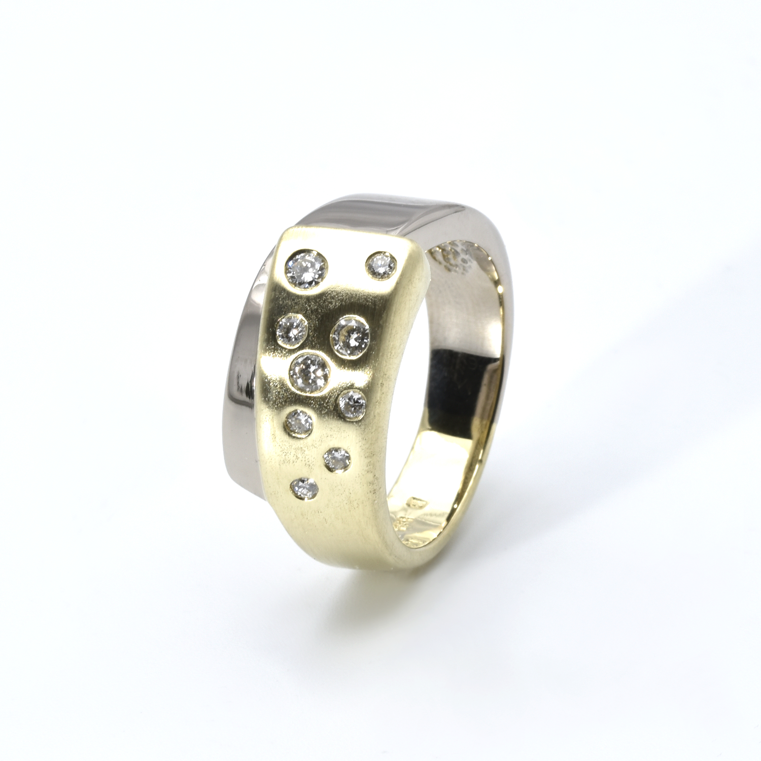 Ring mit Brillanten