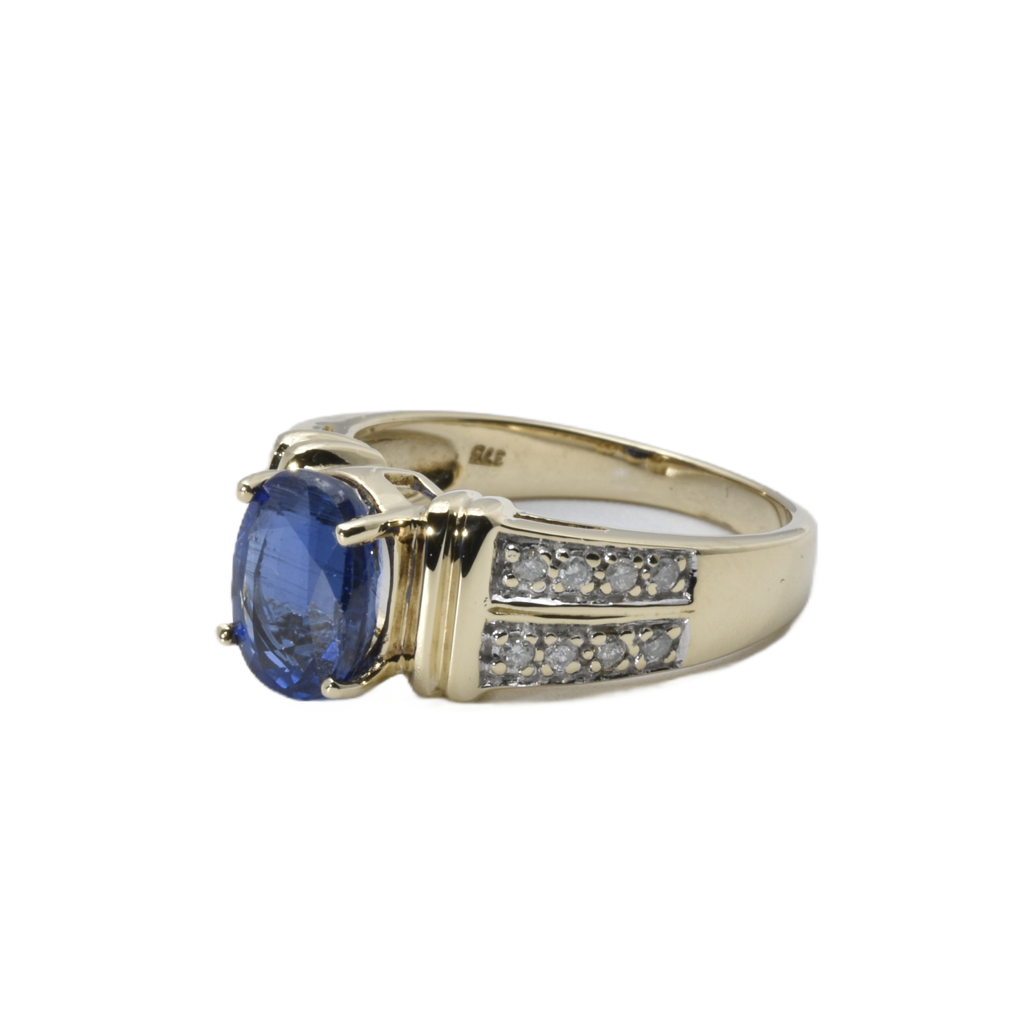 Ring mit Brillanten und Spinell