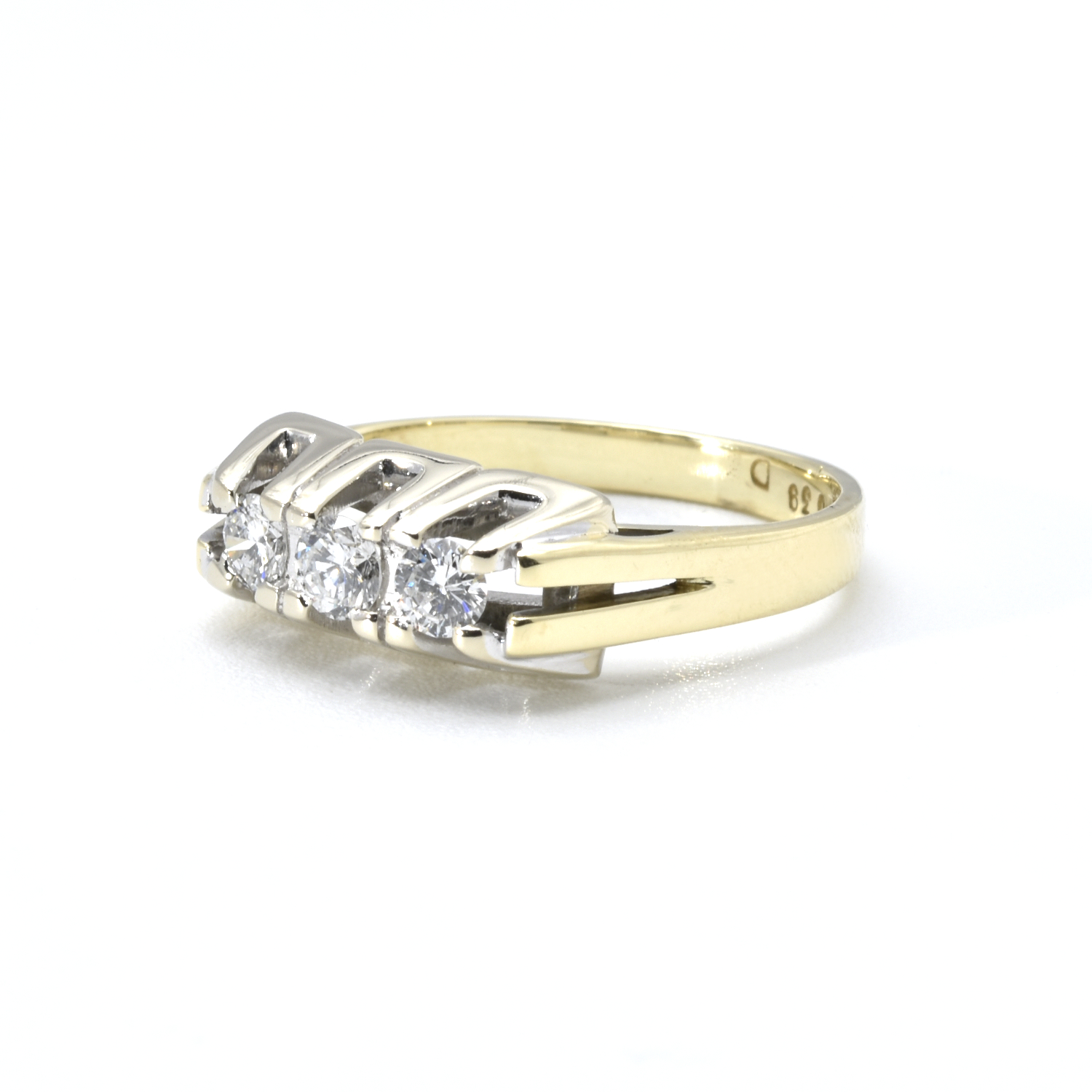 Ring mit Brillanten