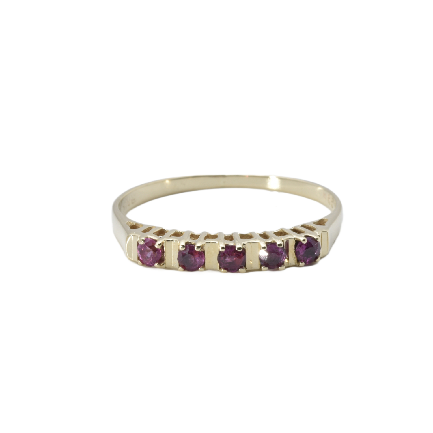 Ring mit Rubin