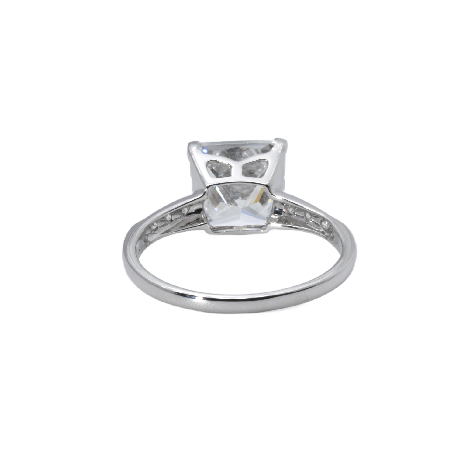 Ring mit Zirkonia