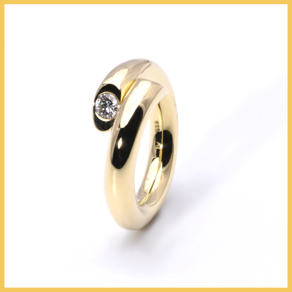 Ring mit 1 Brillanten
