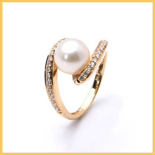 Ring mit Perle und Brillanten