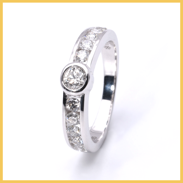 Ring mti Brillanten