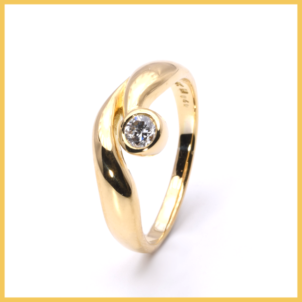 Ring mit Brillant