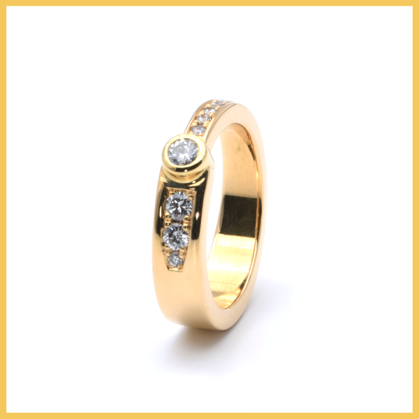 Ring | 750/000 Gelbgold | Brillanten